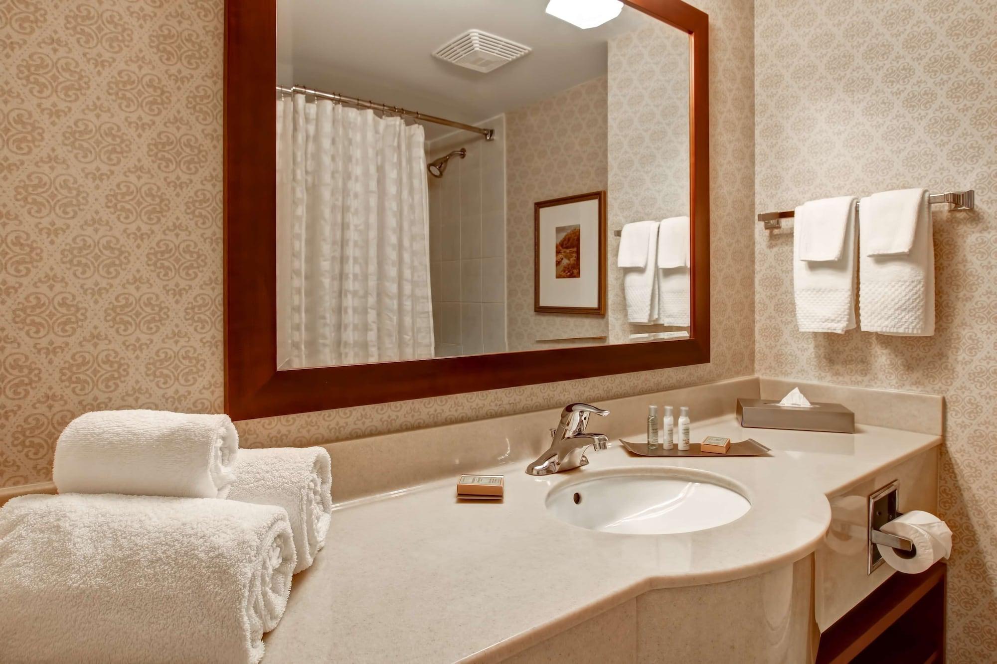 Doubletree Fallsview & By Hilton - Niagara Falls
