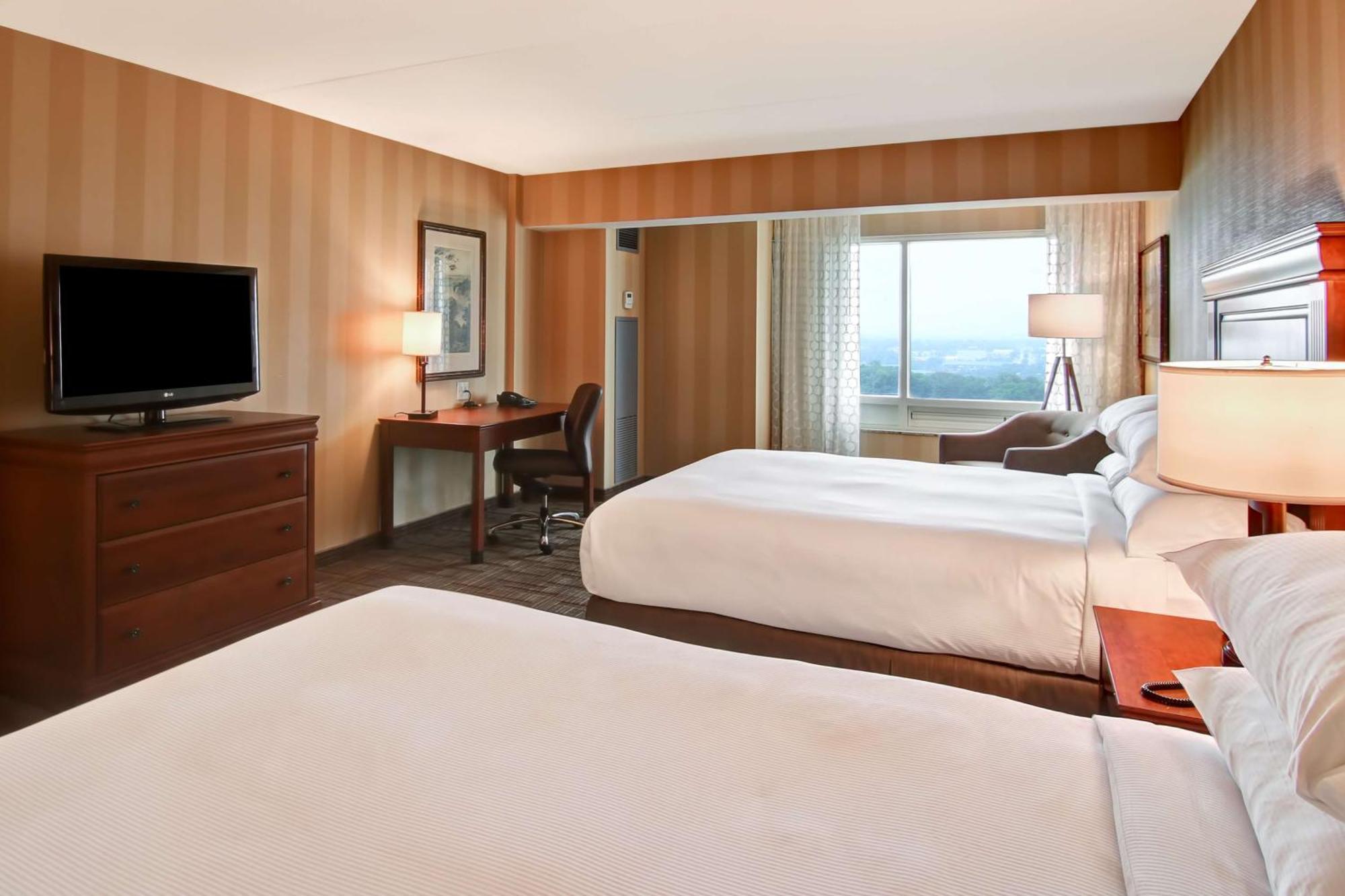 Doubletree Fallsview & By Hilton - 4*