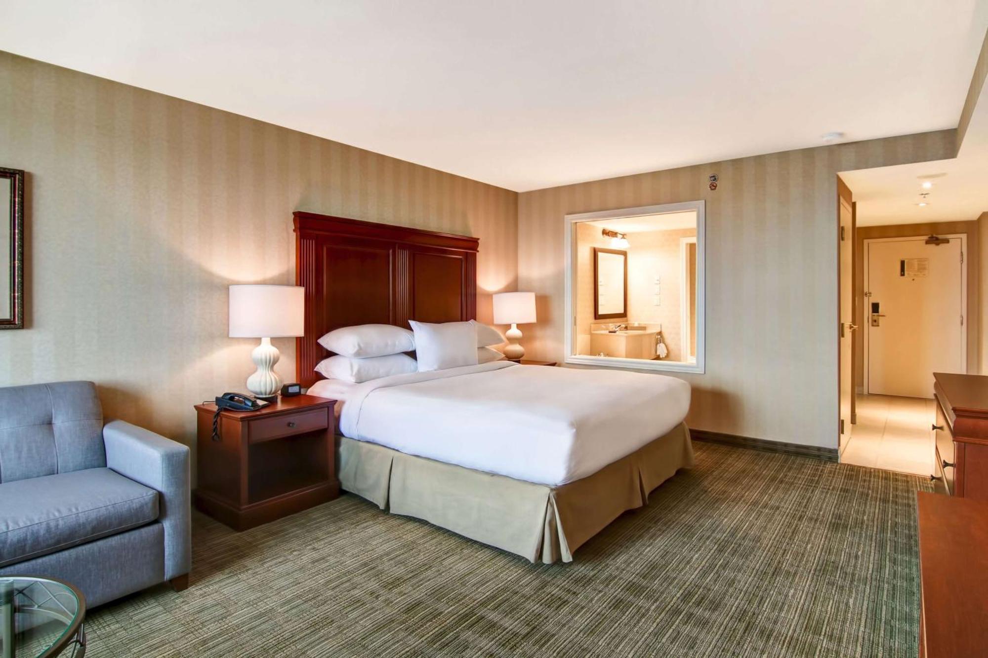 Resort Doubletree Fallsview & By Hilton -