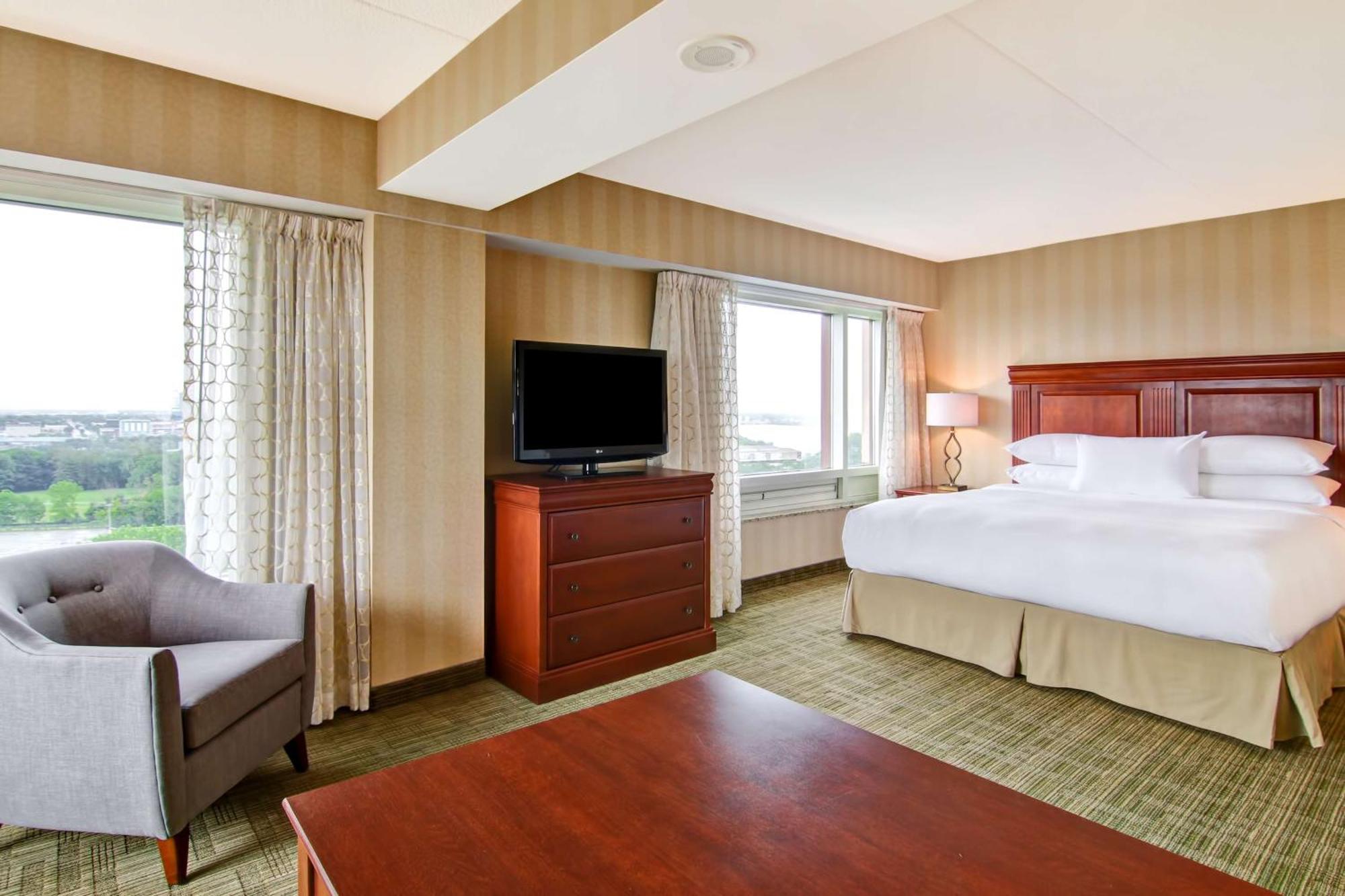 Doubletree Fallsview & By Hilton - Resort Niagara Falls