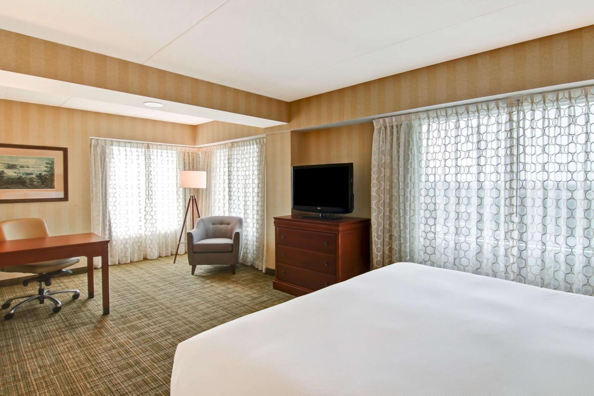 Resort Doubletree Fallsview & By Hilton - 4*