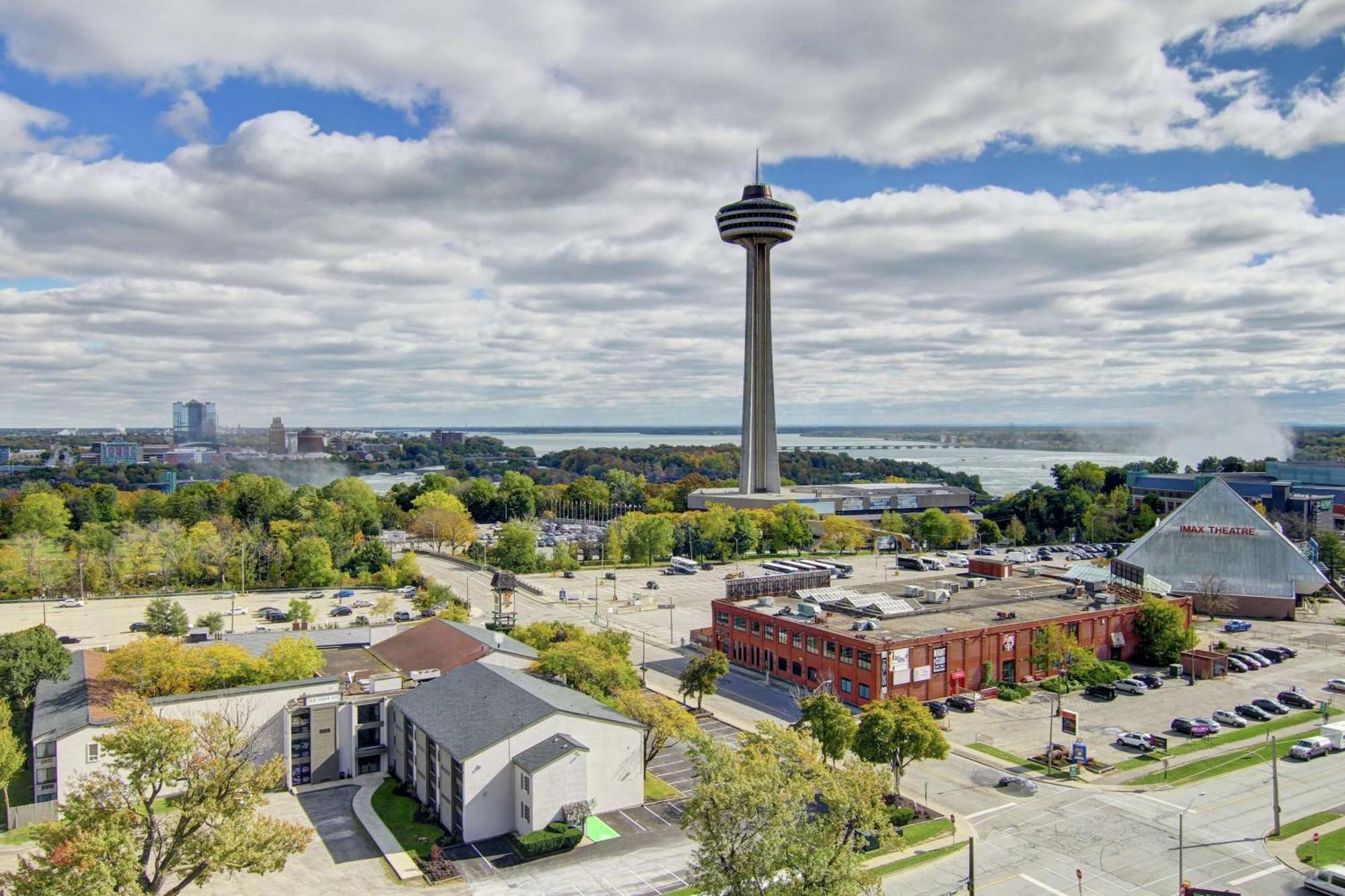 Doubletree Fallsview & By Hilton - 4*
