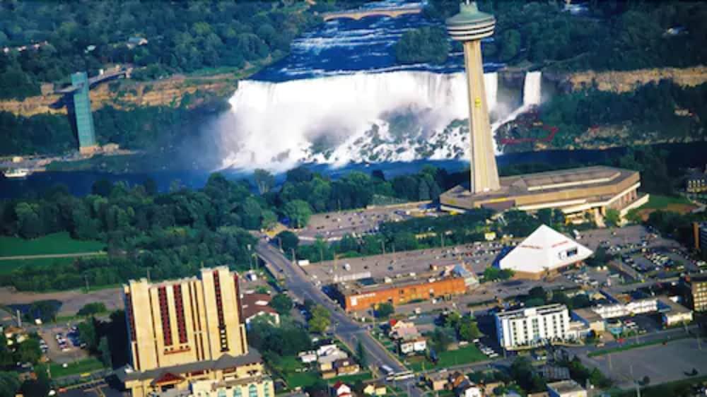 Resort Doubletree Fallsview & By Hilton -