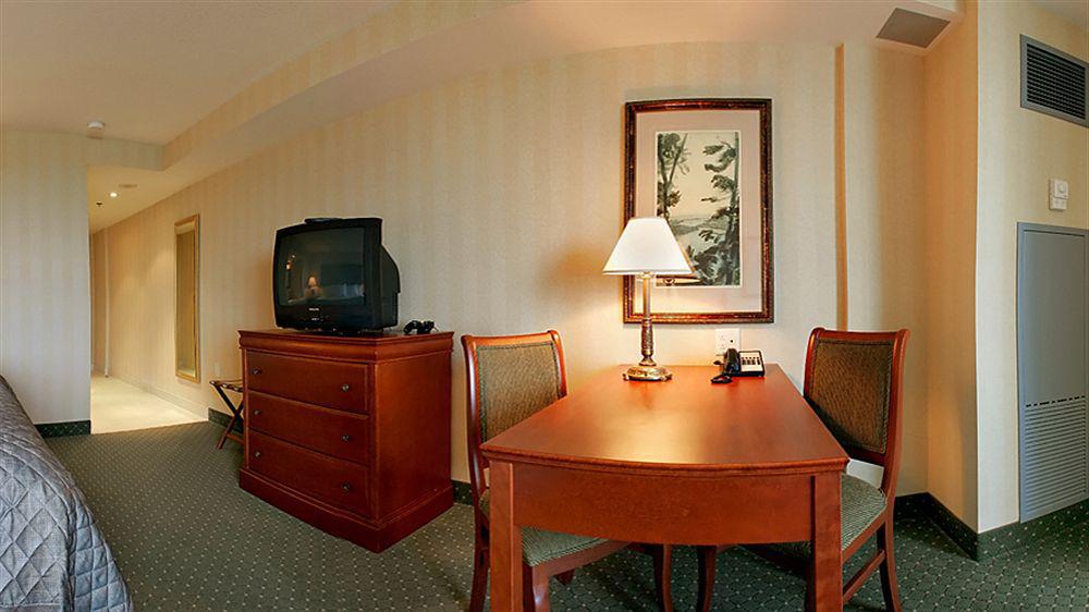 Doubletree Fallsview & By Hilton - 4*